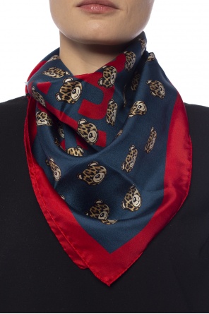 Silk shawl with logo, zdjęcie 2 Silk shawl with logo od Moschino